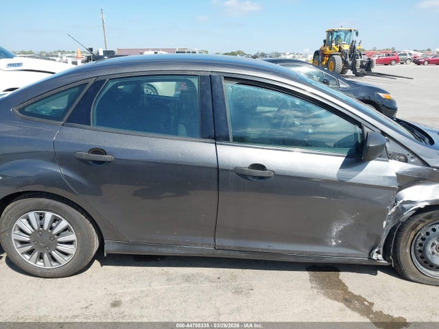 Ford FOCUS S 2018 1FADP3E20JL240499 Image 13