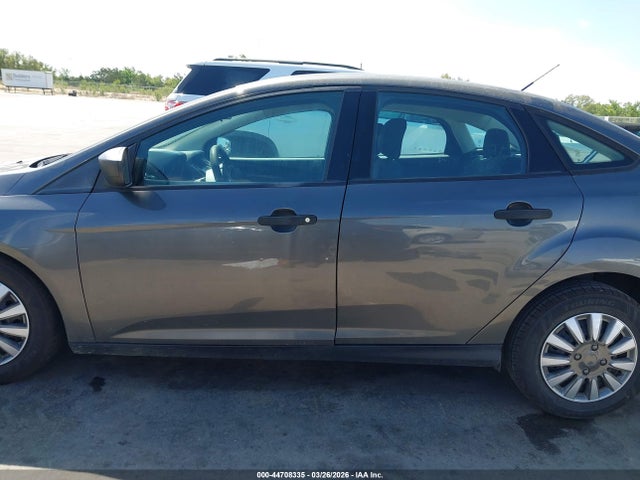 Ford FOCUS S 2018 1FADP3E20JL240499 Image 14