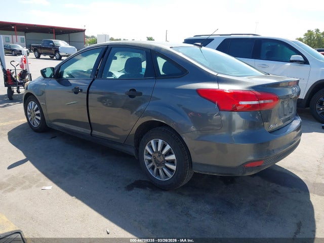 Ford FOCUS S 2018 1FADP3E20JL240499 Image 3