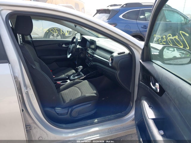 2019 KIA FORTE 3KPF34AD4KE131971 Photo 4