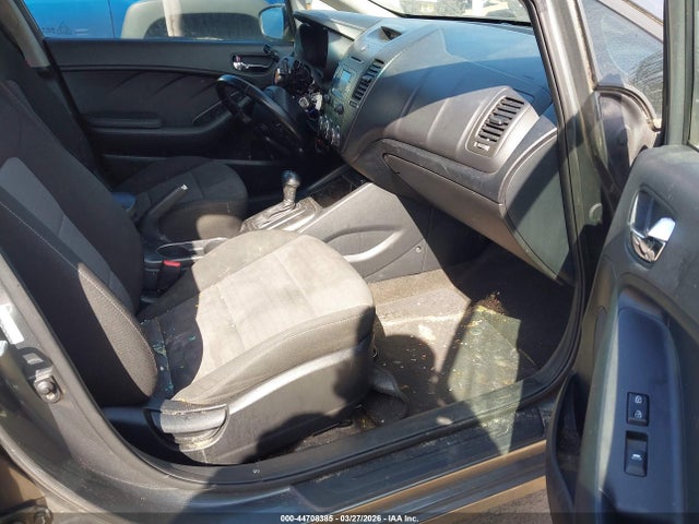 2016 KIA FORTE KNAFX4A83G5552409 Photo 4