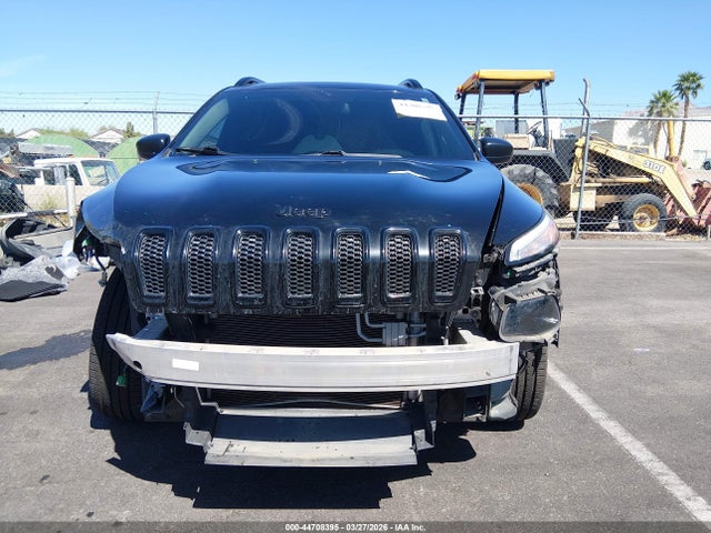 1C4PJLAB8HW654766 Jeep Cherokee Altitude Fwd
