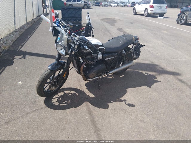 Triumph Motorcycle Street Twin 2020 SMTD31GN8LTAB3677 Image 2