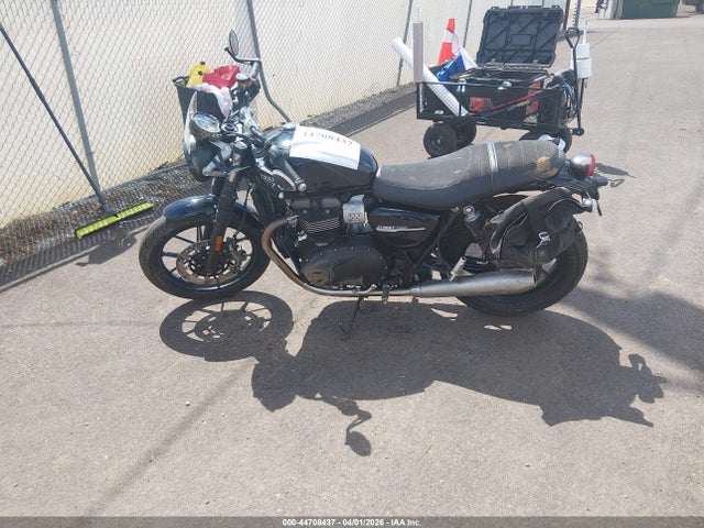 Triumph Motorcycle Street Twin 2020 SMTD31GN8LTAB3677 Image 13