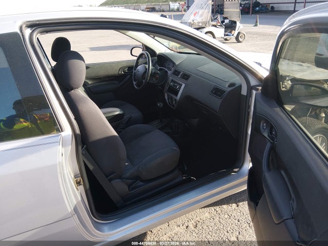 2005 FORD FOCUS 3FAFP31N45R115182 Photo 4