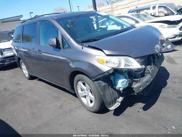 2011 TOYOTA SIENNA 5TDKK3DC6BS053875
