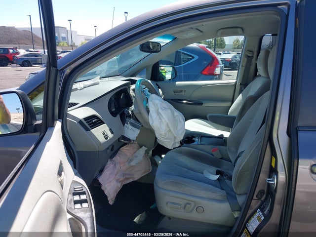 2011 TOYOTA SIENNA 5TDKK3DC6BS053875 Photo 4