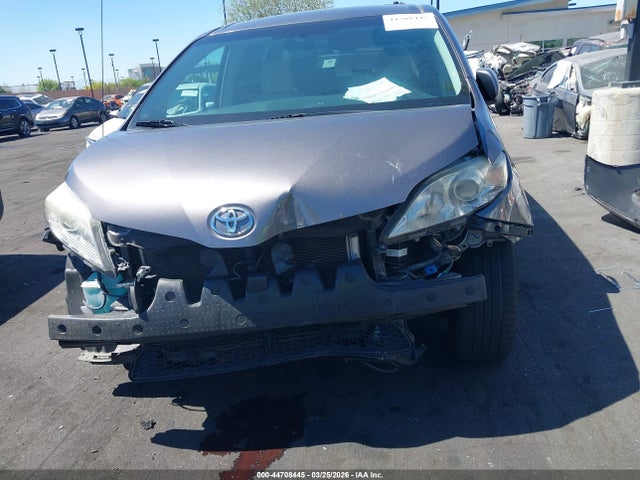 2011 TOYOTA SIENNA 5TDKK3DC6BS053875 Photo 5