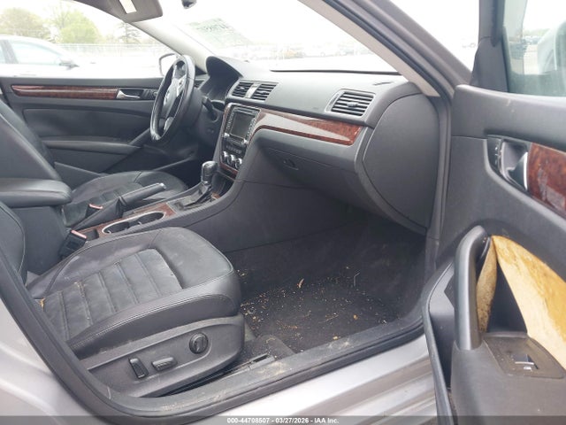 44708507 :رقم المزاد ، 1VWCH7A3XDC027618 vin ، 2013 Volkswagen Passat 2.5l Sel Premium مزاد بيع