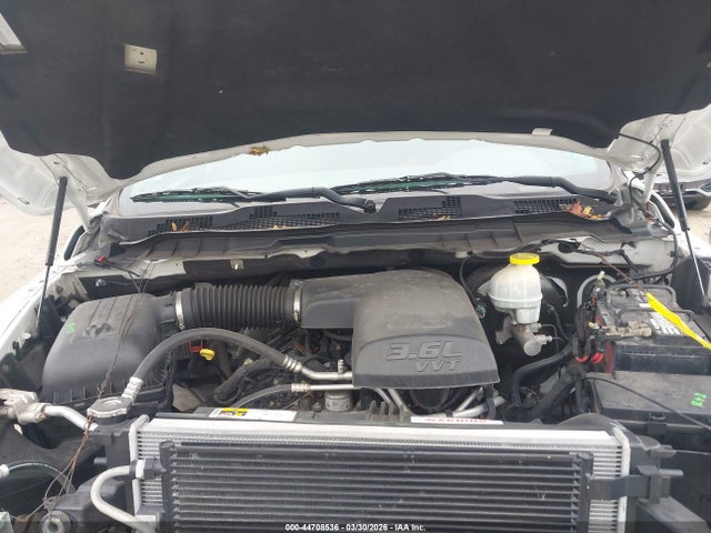 44708536 :رقم المزاد ، 1C6RR7FG7JS209940 vin ، 2018 Ram 1500 Express  4x4 6'4 Box مزاد بيع