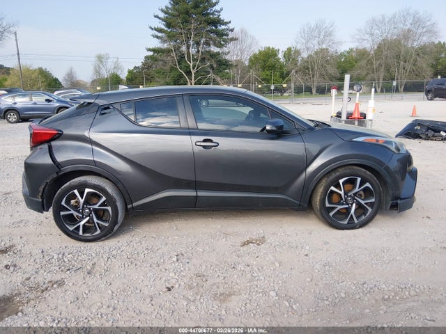 Toyota C-HR XLE 2018 NMTKHMBX2JR019312 Image 13