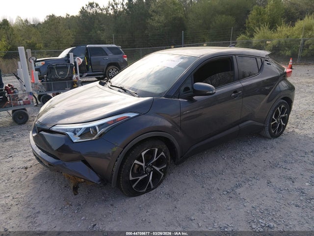 Toyota C-HR XLE 2018 NMTKHMBX2JR019312 Image 2