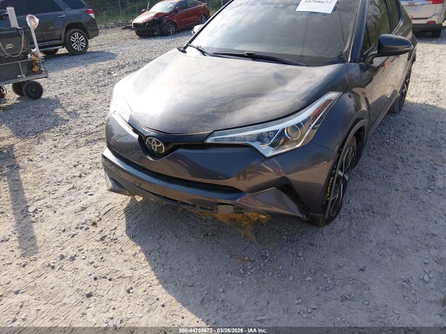 Toyota C-HR XLE 2018 NMTKHMBX2JR019312 Image 6