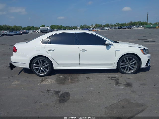 Продажа на аукционе авто 2017 Volkswagen Passat 1.8t R-line, vin: 1VWDT7A36HC040214, номер лота: 44708717
