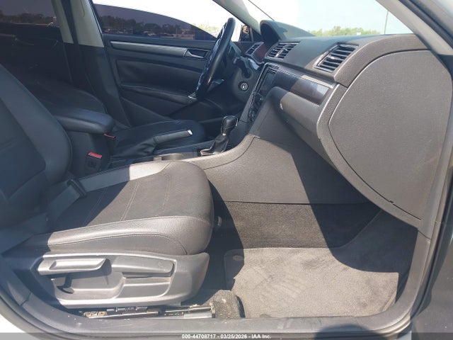 2017 VOLKSWAGEN PASSAT 1VWDT7A36HC040214 Photo 4