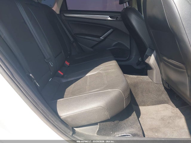 2017 VOLKSWAGEN PASSAT 1VWDT7A36HC040214 Photo 7