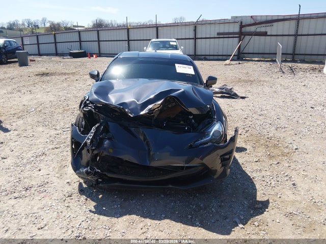 JF1ZNAA10H8705311 Toyota 86
