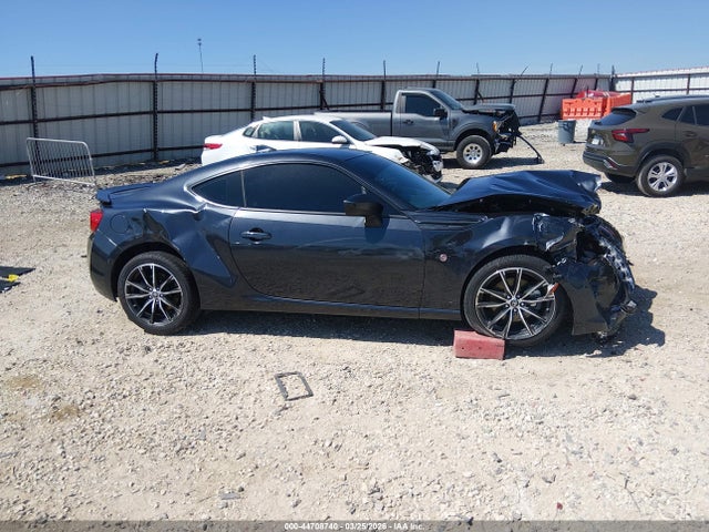JF1ZNAA10H8705311 Toyota 86