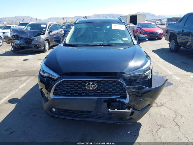 7MUDAABG9RV109555 Toyota Corolla Cross Xle
