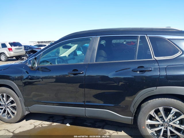 7MUDAABG9RV109555 Toyota Corolla Cross Xle