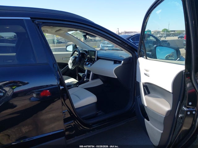 7MUDAABG9RV109555 Toyota Corolla Cross Xle