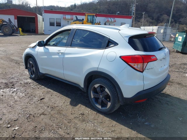 2018 HONDA HR-V 3CZRU6H77JM707377 Photo 2