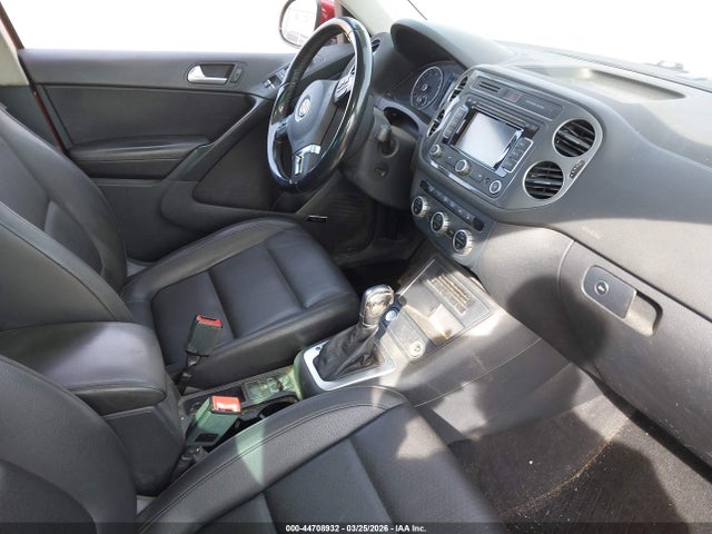 44708932 :رقم المزاد ، WVGAV7AX2FW094572 vin ، 2015 Volkswagen Tiguan Sel مزاد بيع