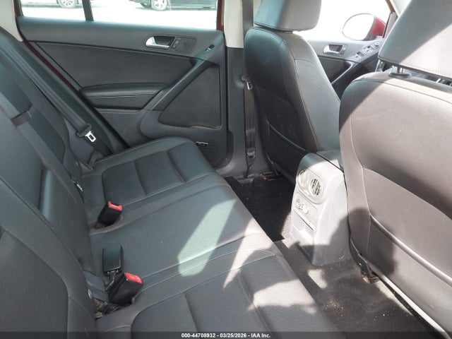 44708932 :رقم المزاد ، WVGAV7AX2FW094572 vin ، 2015 Volkswagen Tiguan Sel مزاد بيع