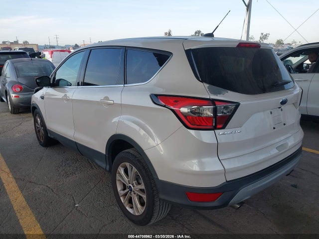 2017 FORD ESCAPE 1FMCU0GD2HUE96686 Photo 2
