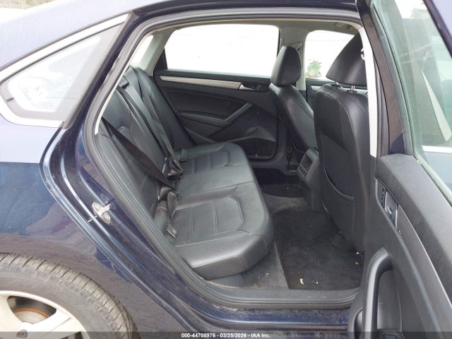 Продажа на аукционе авто 2015 Volkswagen Passat 1.8t Limited Edition, vin: 1VWAT7A3XFC071739, номер лота: 44708976