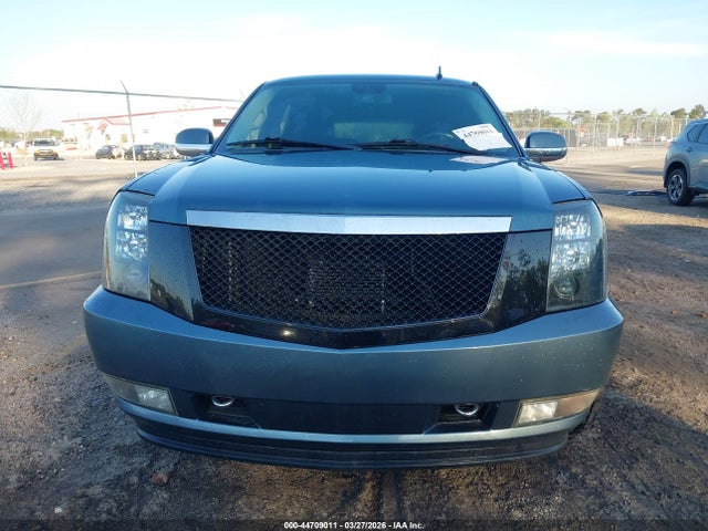 44709011 :رقم المزاد ، 1GYUKCEF5AR136867 vin ، 2010 Cadillac Escalade Premium مزاد بيع