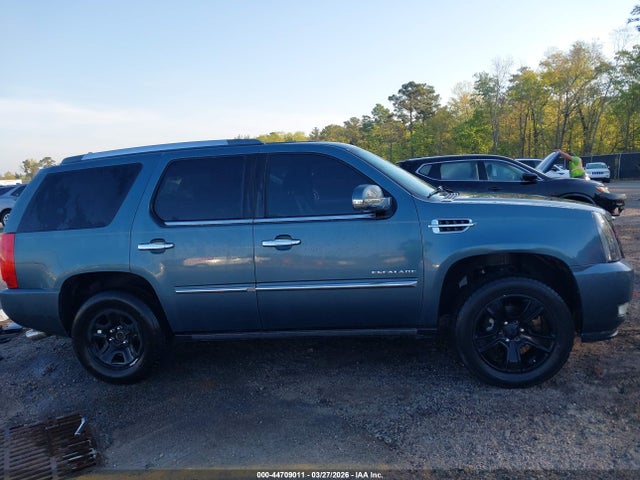44709011 :رقم المزاد ، 1GYUKCEF5AR136867 vin ، 2010 Cadillac Escalade Premium مزاد بيع