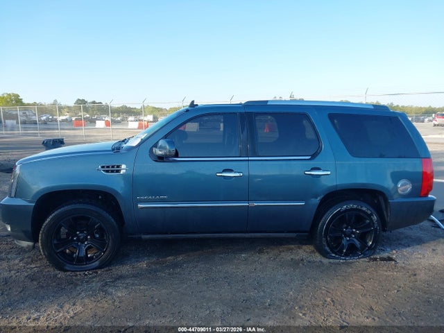 44709011 :رقم المزاد ، 1GYUKCEF5AR136867 vin ، 2010 Cadillac Escalade Premium مزاد بيع