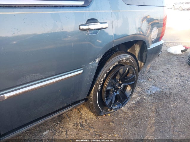 44709011 :رقم المزاد ، 1GYUKCEF5AR136867 vin ، 2010 Cadillac Escalade Premium مزاد بيع