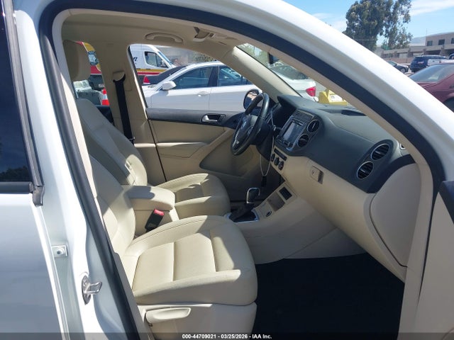 WVGBV7AX6HK028072 Volkswagen Tiguan 2.0t/2.0t S