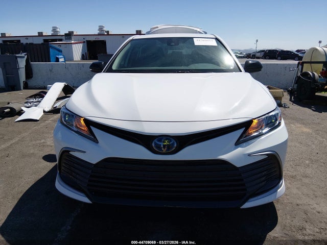 2023 Toyota Camry Le Hybrid მანქანა იყიდება აუქციონზე, vin: 4T1C31AK8PU605988, აუქციონის ნომერი: 44709069