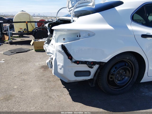 2023 Toyota Camry Le Hybrid მანქანა იყიდება აუქციონზე, vin: 4T1C31AK8PU605988, აუქციონის ნომერი: 44709069