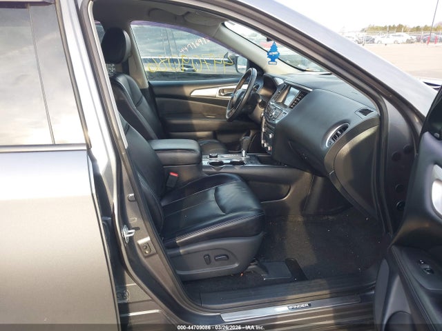 5N1DR2MM9JC675874 Nissan Pathfinder Sl