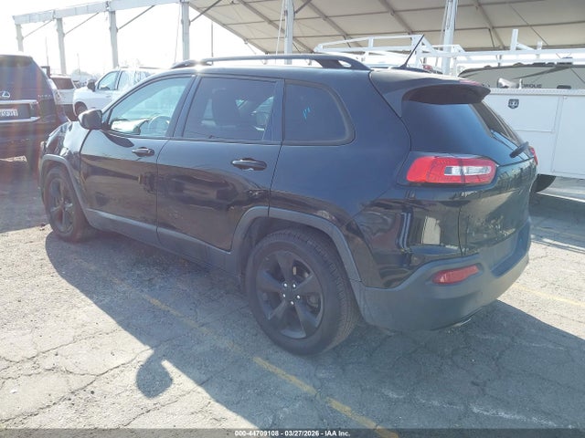 2018 JEEP CHEROKEE 1C4PJLCBXJD556739 Photo 2
