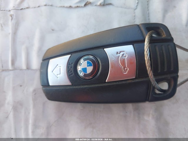 Продажа на аукционе авто 2006 Bmw 325i, vin: WBAVB13546KX65140, номер лота: 44709124