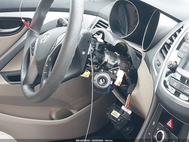 5NPDH4AE1EH532167 Hyundai ELANTRA SE