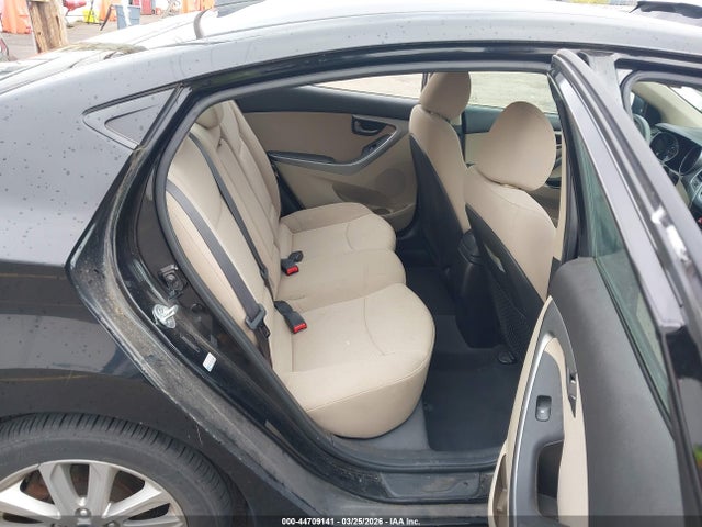 5NPDH4AE1EH532167 Hyundai ELANTRA SE