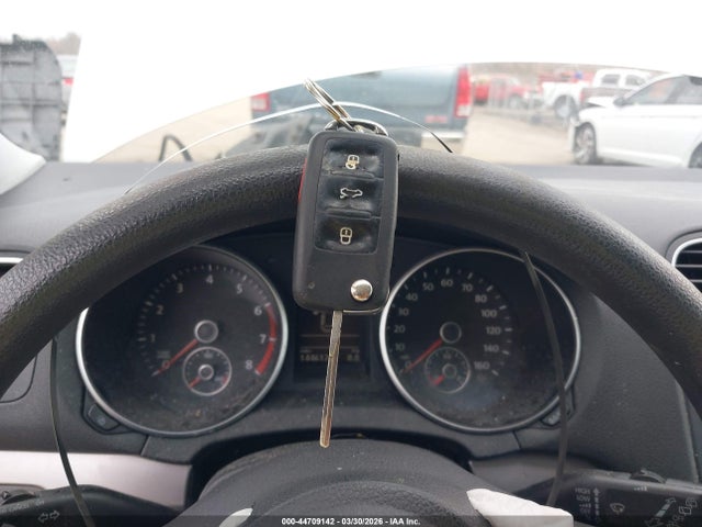 44709142 :رقم المزاد ، WVWBB7AJXAW287798 vin ، 2010 Volkswagen Golf 2-door مزاد بيع