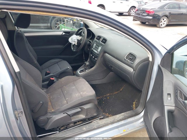 44709142 :رقم المزاد ، WVWBB7AJXAW287798 vin ، 2010 Volkswagen Golf 2-door مزاد بيع