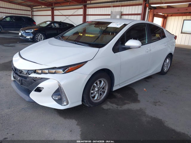 Toyota Prius Prime Limited 2022 JTDKAMFP4N3207868 Image 2