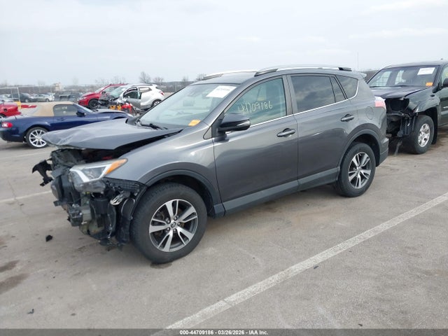 2T3WFREV1JW410305 Toyota Rav4 Xle