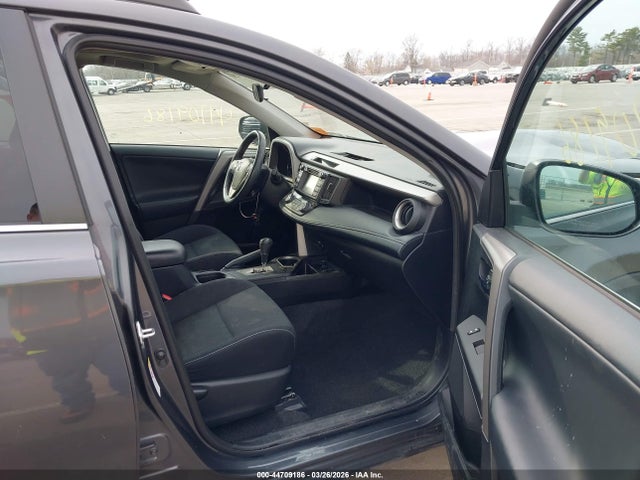 2T3WFREV1JW410305 Toyota Rav4 Xle
