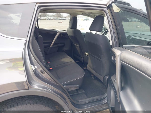 2T3WFREV1JW410305 Toyota Rav4 Xle