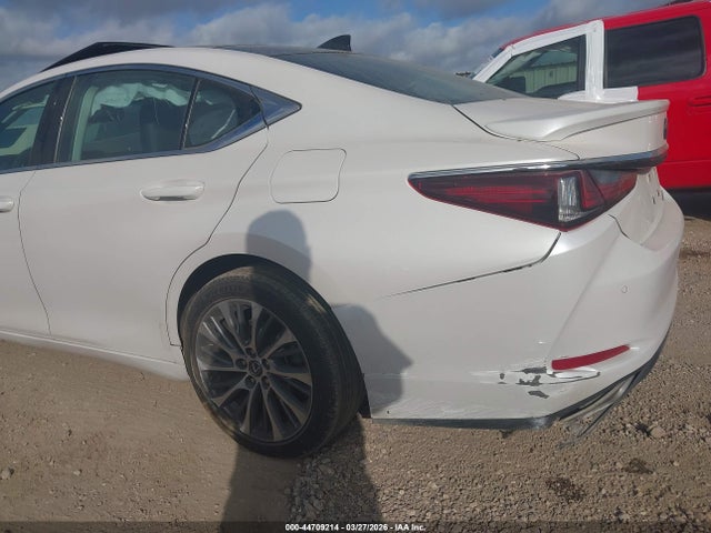 44709214 :رقم المزاد ، 58ADZ1B15MU103209 vin ، 2021 Lexus Es 350 مزاد بيع