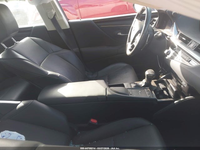 44709214 :رقم المزاد ، 58ADZ1B15MU103209 vin ، 2021 Lexus Es 350 مزاد بيع